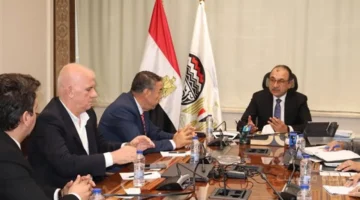 وزير قطاع الأعمال يستقبل رئيس مجموعة أروجلو العالمية لبحث فرص الاستثمار في إدارة وتشغيل مصانع الغزل 1